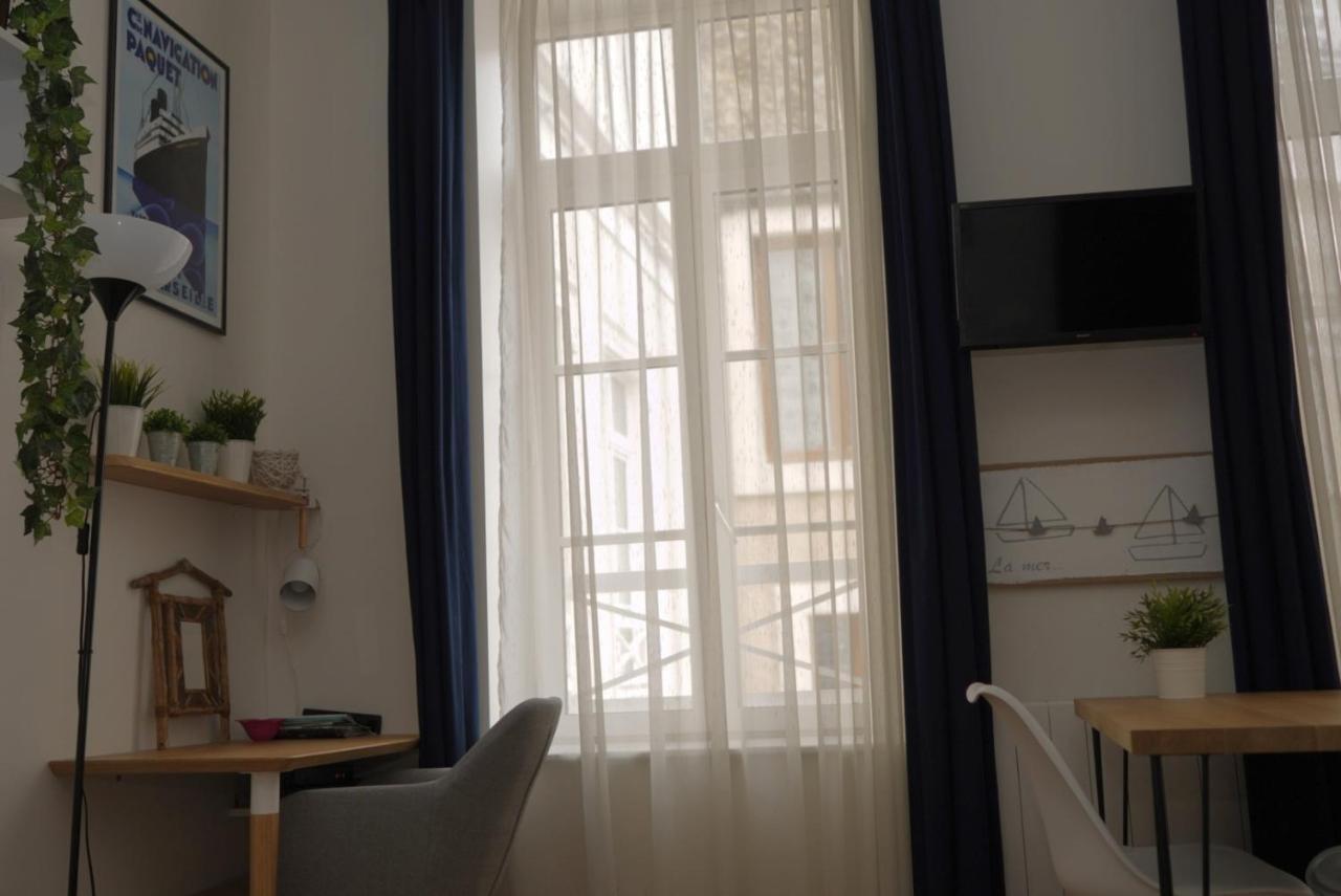 Apartment Cosy Idealement Situe Et Bien Equipe